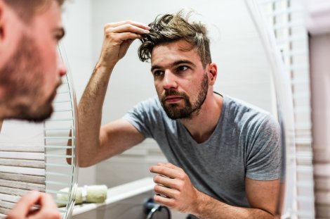 Haarpflege ohne Friseur // © SanyaSM Haarpflege ohne Friseur // © SanyaSM