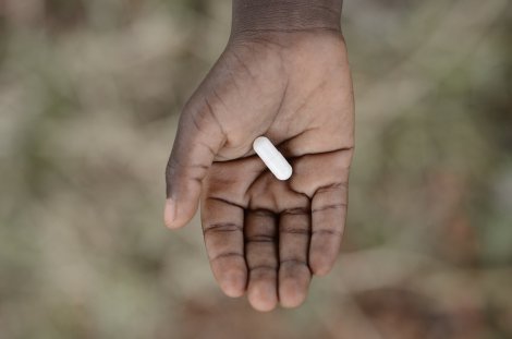 Eine antiretrovirale Therapie – über neun Millionen Menschen weltweit bekommen derzeit keine HIV-Medikamente. © iStock / borgogniels Eine antiretrovirale Therapie – über neun Millionen Menschen weltweit bekommen derzeit keine HIV-Medikamente. © iStock / borgogniels