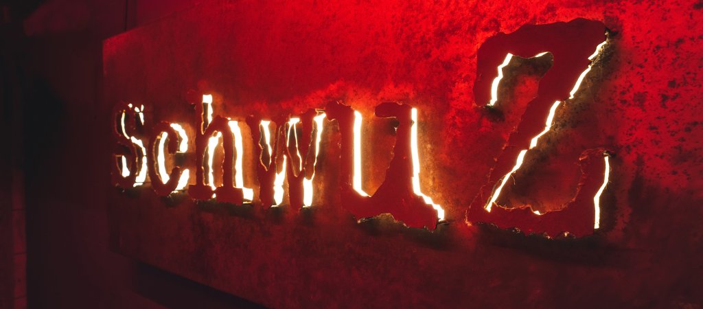 © SchwuZ