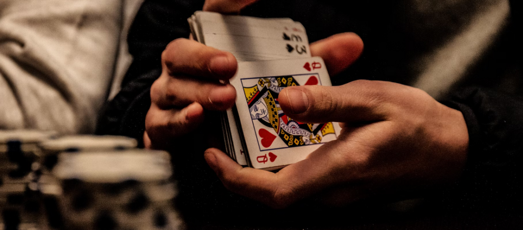 Mehr Frauen im Poker & eine queere Gambling-Community // © Marin Tulard - unsplash.com