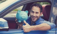 Beim Autokauf kann man viel Geld sparen // © SIphotography